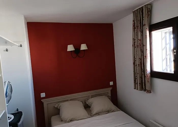 Magnifique Bord De 3 *